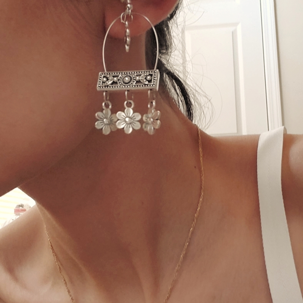 Earings - Picture 4 of 4